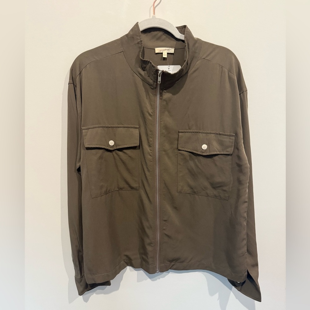 Mystree Women’s Olive Green Zip Up Jacket. Lightweight. Size Large, New With Tag